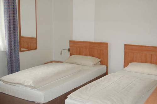 Imagen de la habitación del Hotel Adler, Neulußheim. Foto 4