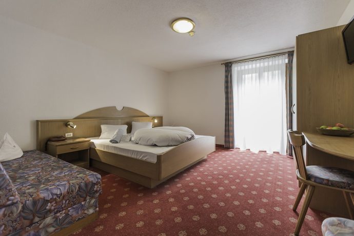 Imagen de la habitación del Hotel Adler, St. Johann im Ahrntal - San Giovanni Valle Aurina. Foto 9