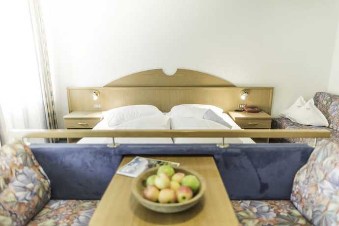 Imagen de la habitación del Hotel Adler, St. Johann im Ahrntal - San Giovanni Valle Aurina. Foto 10