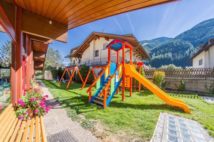Imagen de los exteriores del Hotel Adler, St. Johann im Ahrntal - San Giovanni Valle Aurina. Foto 13