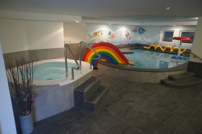 Imagen de la piscina del Hotel Adler, St. Johann im Ahrntal - San Giovanni Valle Aurina. Foto 19