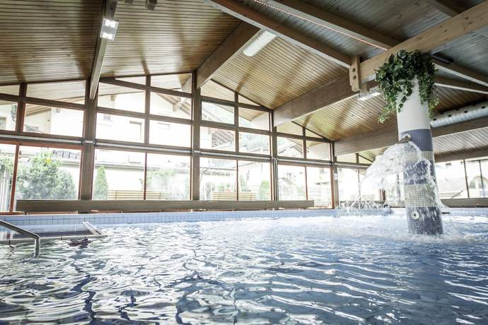 Imagen de la piscina del Hotel Adler, St. Johann im Ahrntal - San Giovanni Valle Aurina. Foto 20