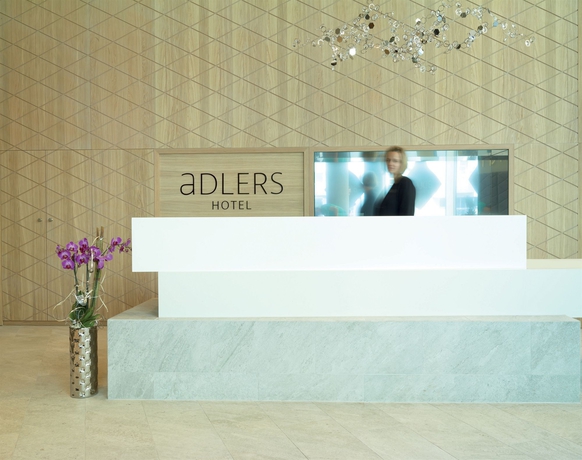 Imagen de los interiores del Hotel Adlers. Foto 12