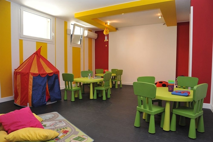 Imagen de los interiores del Hotel Adlon. Foto 12