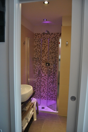 Imagen de la habitación del Hotel Adlon. Foto 9