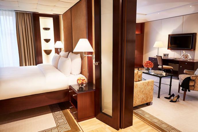 Imagen de la habitación del Hotel Adlon Kempinski Berlin. Foto 7