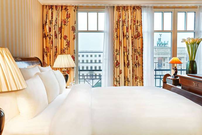 Imagen de la habitación del Hotel Adlon Kempinski Berlin. Foto 10
