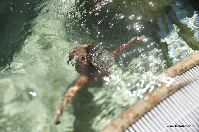 Imagen de la piscina del Hotel Adlon, Riccione. Foto 13