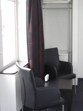 Imagen de la habitación del Hotel Admiraal. Foto 3