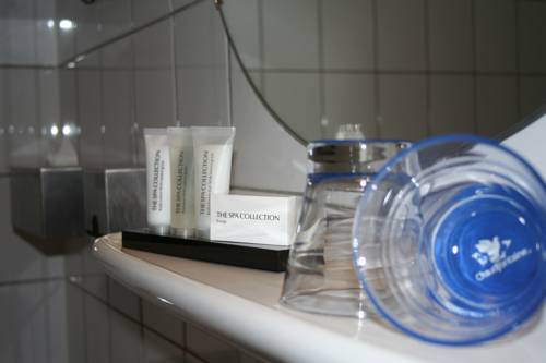 Imagen de la habitación del Hotel Admiraal. Foto 16