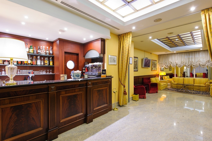 Imagen del bar/restaurante del Hotel Admiral Art. Foto 2