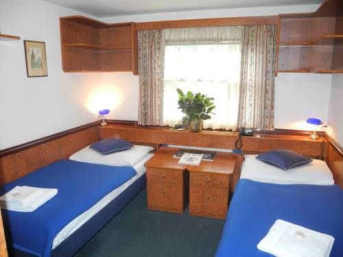 Imagen de la habitación del Hotel Admiral Botel. Foto 6