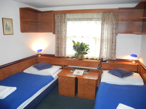 Imagen de la habitación del Hotel Admiral Botel. Foto 7