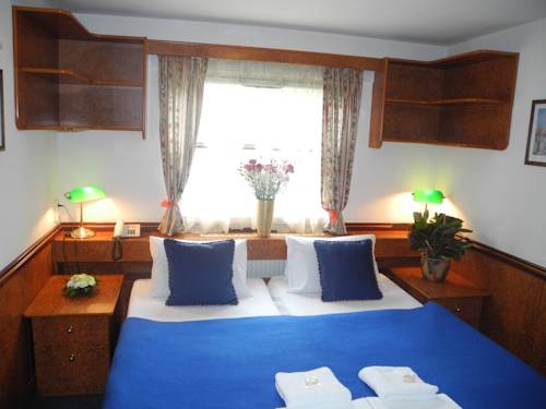 Imagen de la habitación del Hotel Admiral Botel. Foto 8