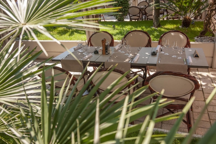 Imagen del bar/restaurante del Hotel Admiral, Budva. Foto 5