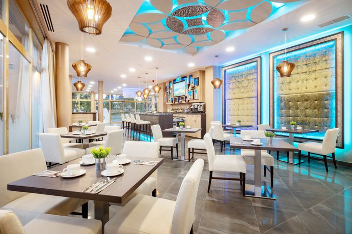 Imagen del bar/restaurante del Hotel Admiral Casino and Lodge. Foto 4