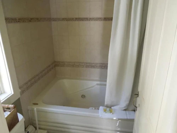 Imagen de la habitación del Hotel Admiral Farragut Inn. Foto 5