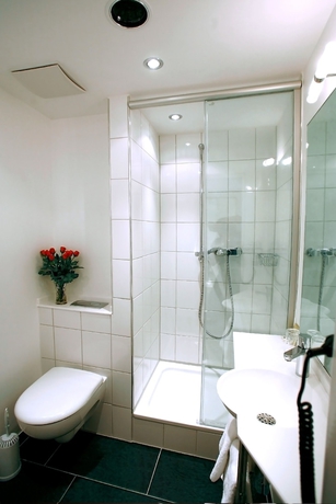 Imagen de la habitación del Hotel Admiral, Frankfurt. Foto 11