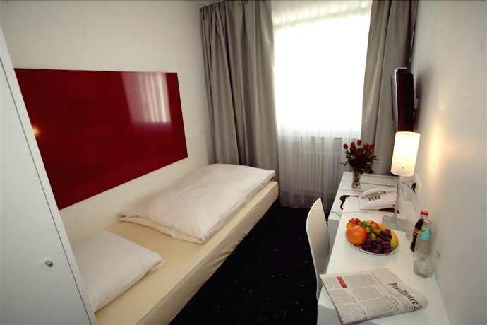 Imagen de la habitación del Hotel Admiral, Frankfurt. Foto 13