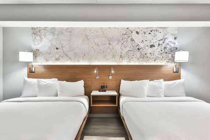 Imagen de la habitación del Hotel Admiral Inn Mississauga Toronto. Foto 19