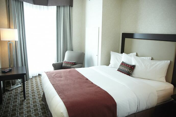 Imagen de la habitación del Hotel Admiral Inn Mississauga Toronto. Foto 21