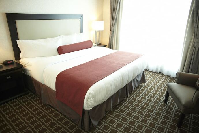 Imagen de la habitación del Hotel Admiral Inn Mississauga Toronto. Foto 22