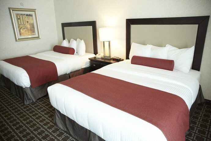 Imagen de la habitación del Hotel Admiral Inn Mississauga Toronto. Foto 24