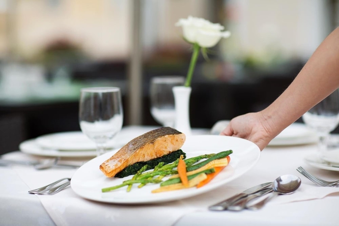 Imagen del bar/restaurante del Hotel Admiral Plaza Dubai. Foto 4