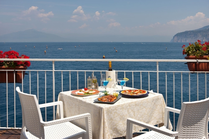 Imagen del bar/restaurante del Hotel Admiral, Sorrento. Foto 5