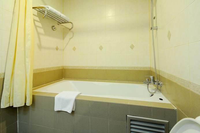Imagen de la habitación del Hotel Admiral Suites. Foto 9