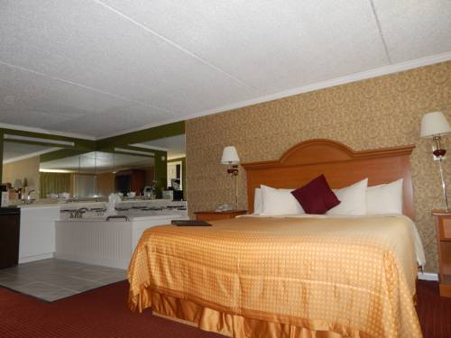 Imagen de la habitación del Hotel Admiralty Inn and Suites. Foto 6