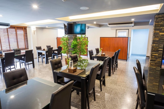 Imagen del bar/restaurante del Hotel Admire Thonburi. Foto 3