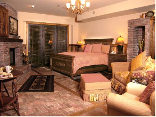 Imagen de la habitación del Hotel Adobe Grand Villas. Foto 5