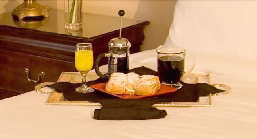 Imagen de los interiores del Hotel Adobe Inn, Carmel-by-the-Sea. Foto 16