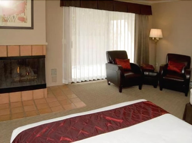 Imagen de la habitación del Hotel Adobe Inn, Carmel-by-the-Sea. Foto 6