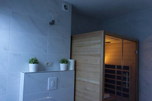 Imagen de la habitación del Hotel Adoma. Foto 8