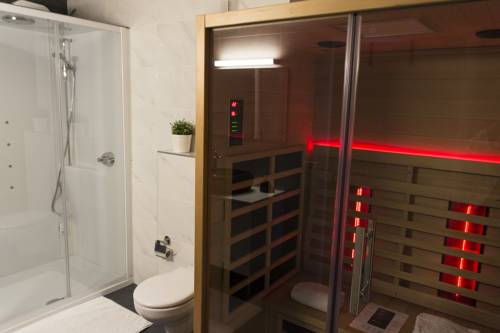 Imagen de la habitación del Hotel Adoma. Foto 13