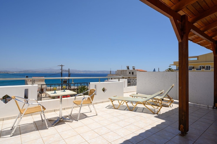 Imagen de la habitación del Hotel Adonis, Agia Galini. Foto 4