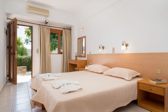Imagen de la habitación del Hotel Adonis, Agia Galini. Foto 6