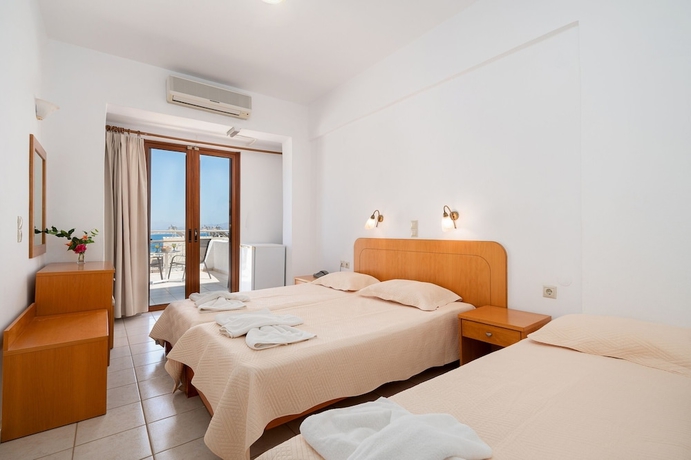 Imagen de la habitación del Hotel Adonis, Agia Galini. Foto 9