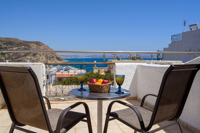 Imagen de la habitación del Hotel Adonis, Agia Galini. Foto 10