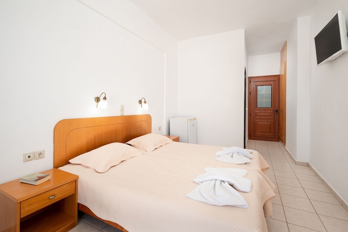 Imagen de la habitación del Hotel Adonis, Agia Galini. Foto 11