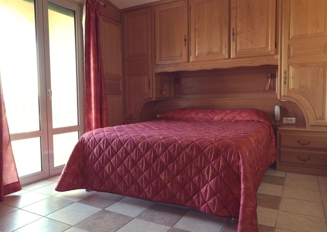 Imagen de la habitación del Hotel Adonis Aleria L'atrachjata. Foto 12