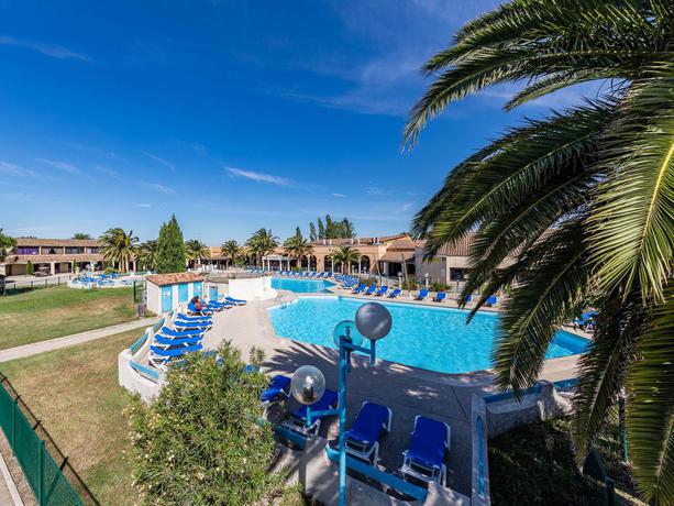 Imagen de la piscina del Hotel Adonis Arles By Olydea. Foto 5