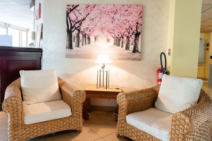 Imagen de los interiores del Hotel Adonis Cannes - Hotel Thomas. Foto 17