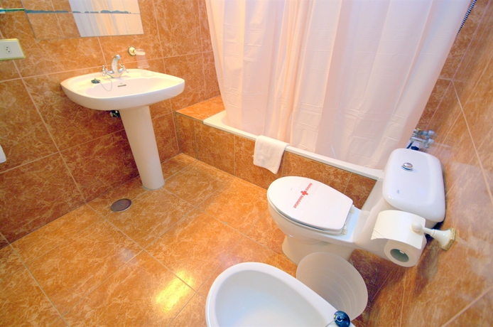 Imagen de la habitación del Hotel Adonis Capital. Foto 4