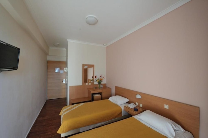 Imagen de la habitación del Hotel Adonis City. Foto 4