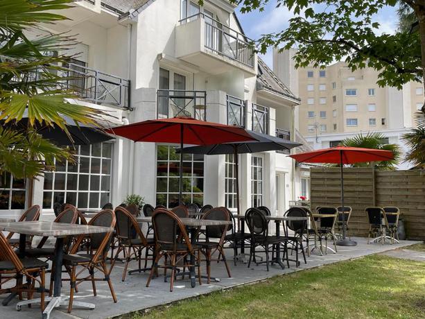 Imagen de los exteriores del Hotel Adonis Cottage La Baule. Foto 12