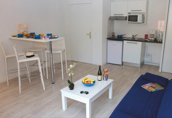 Imagen general del Hotel Adonis Grandcamp - Les Isles De Sola. Foto 9