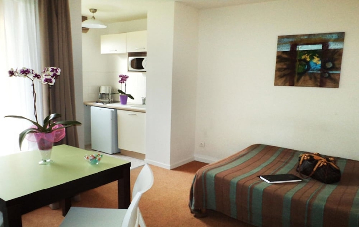 Imagen de la habitación del Hotel Adonis Honfleur. Foto 6